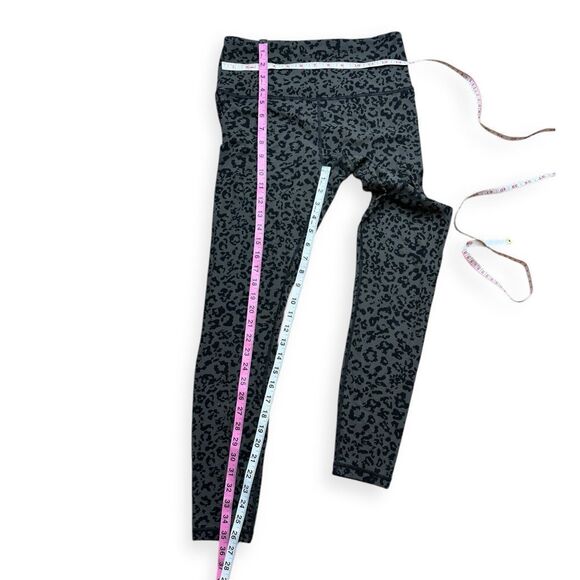 ATHLETA Women’s Gray Anthracite Leopard Ultra High Rise Elation Tight Legging Si - Picture 8 of 8